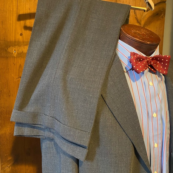Mens Suit - Picture 2 of 8